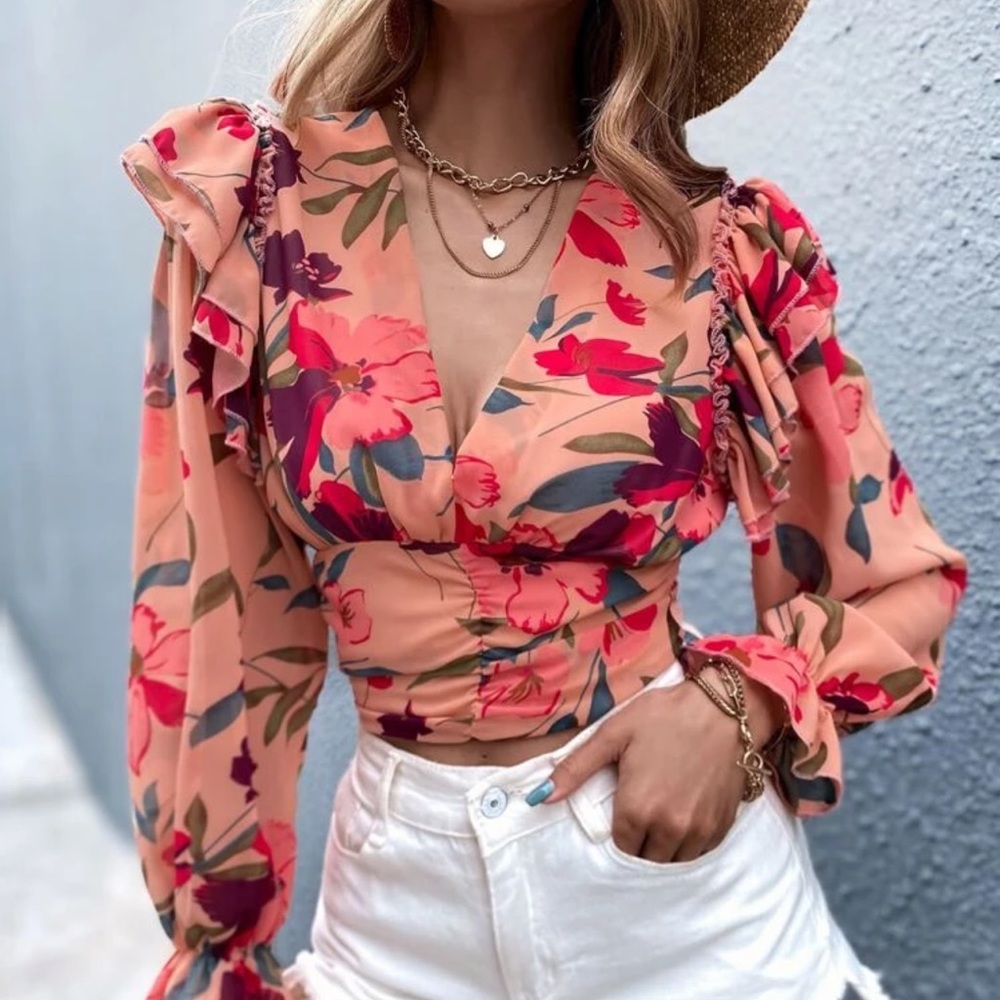 Purchased From Shein. Floral Top. Size Medium